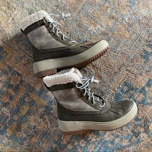 Merrell Winter Boots in Olive and Cream